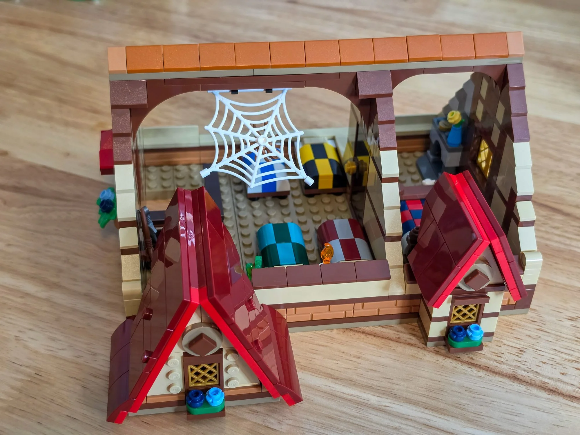 LEGO BrickLink BDP Sleepy Dragon Inn - BrickNerd-040.jpg