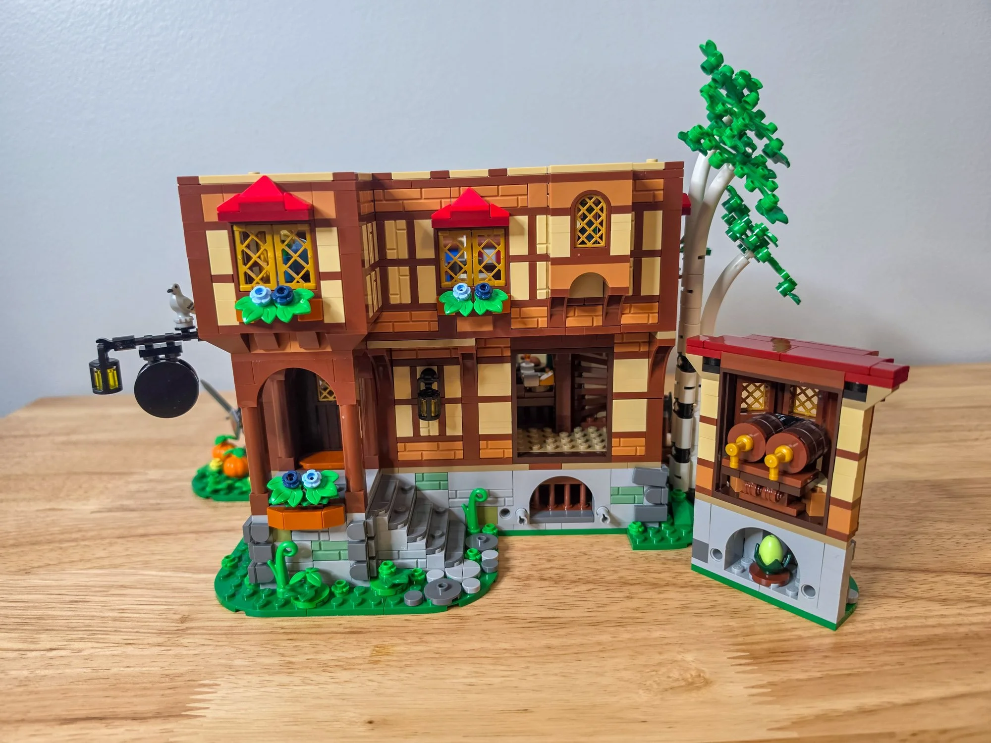 LEGO BrickLink BDP Sleepy Dragon Inn - BrickNerd-022.jpg