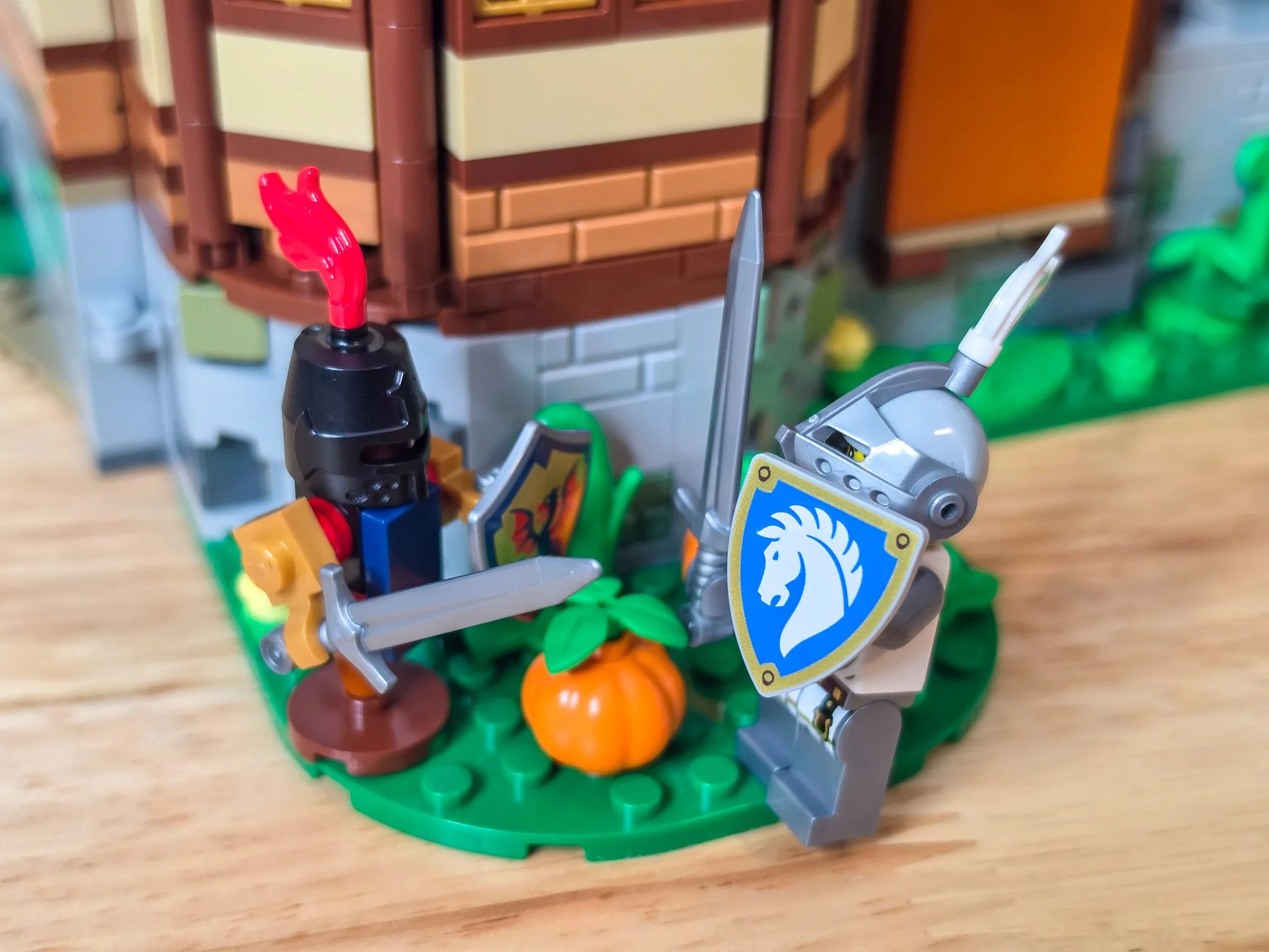 LEGO BrickLink BDP Sleepy Dragon Inn - BrickNerd-013.jpg