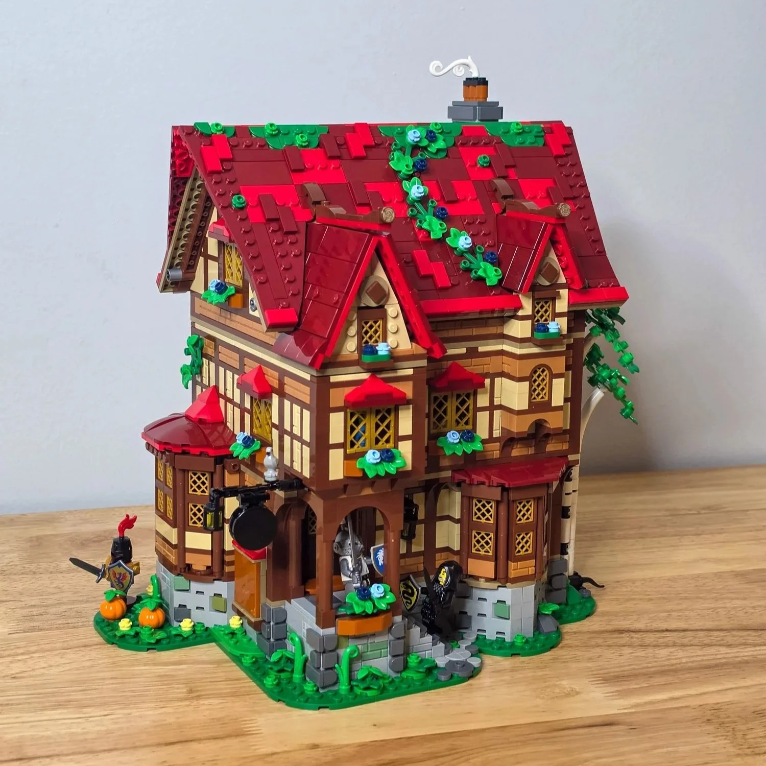 LEGO+BrickLink+BDP+Sleepy+Dragon+Inn+-+BrickNerd-006.jpg