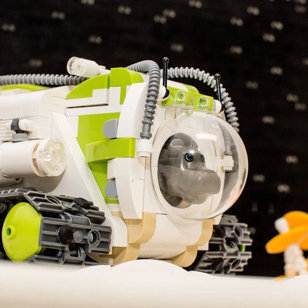 Space Hippo Bricksnaps