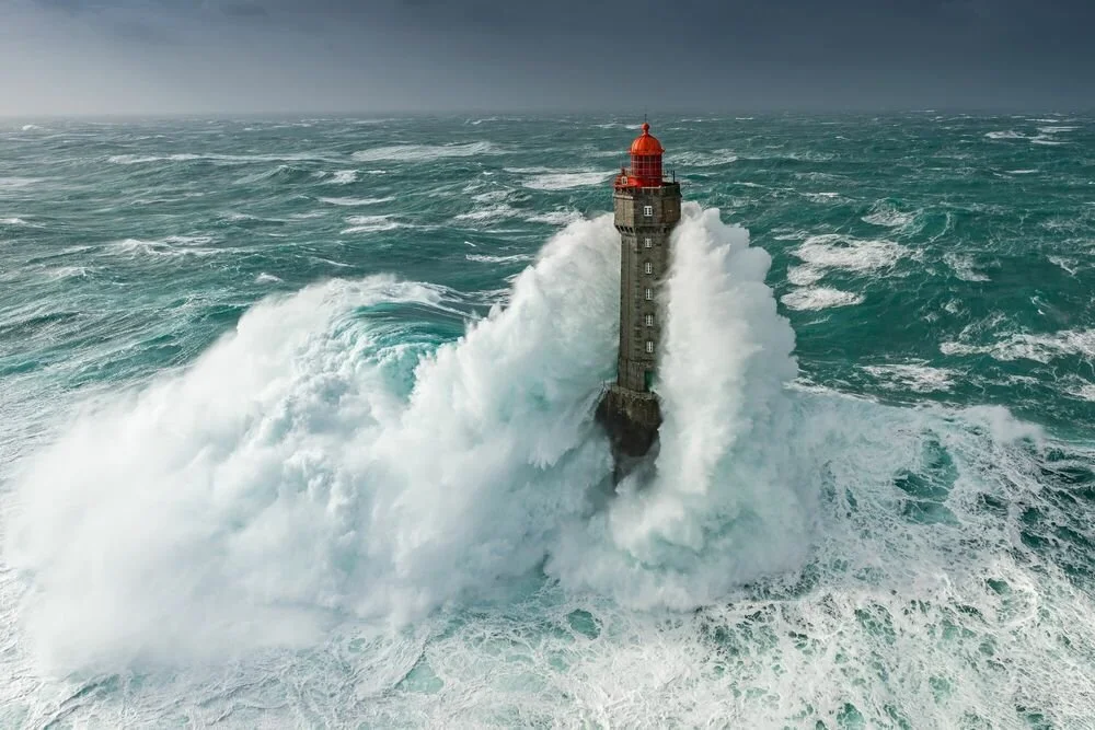 Avis De Tempete Au Phare De La Jument Ii