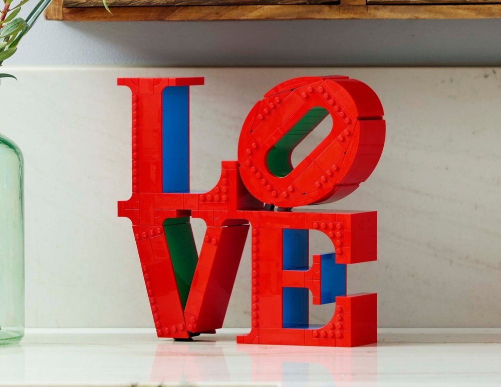 31214 LOVE Sculpture Lifestyle Display