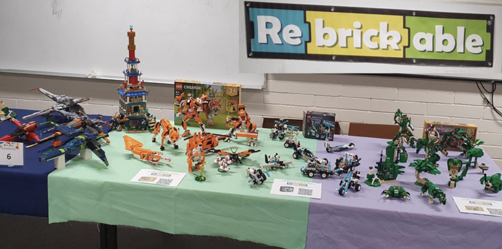 RebrickableWodenBricksShow