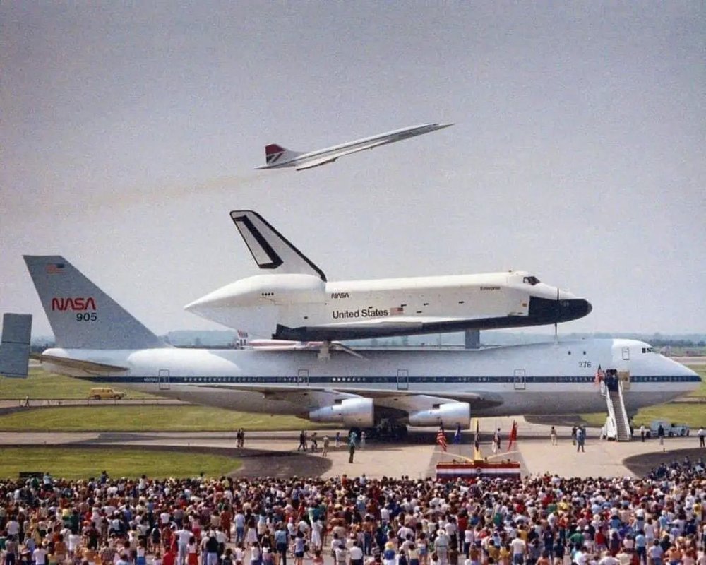 Space Shuttle Boeing 747 Concord