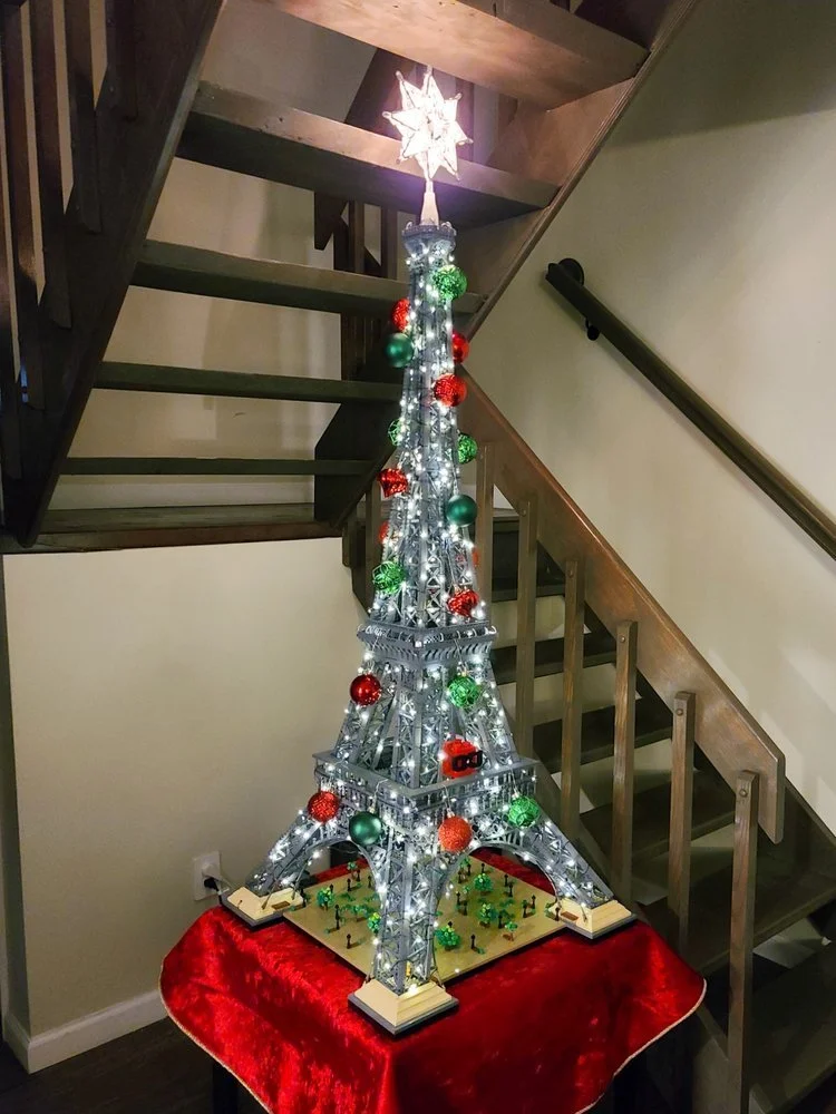 Life Sized Lego Christmas Tree : r/lego