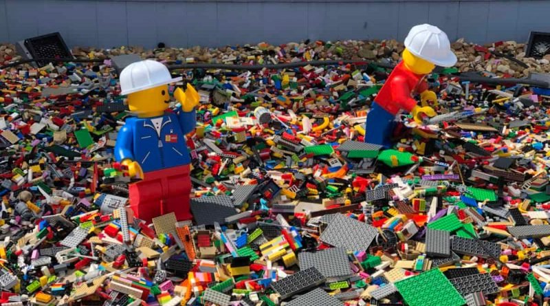 LEGO Store Disney Springs Refurb Featured 800 445 800x445