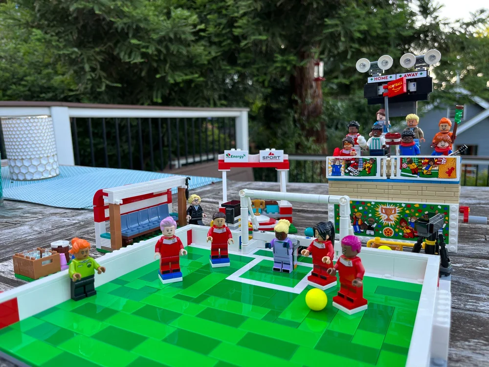 LEGO 40634 Icons Of Play 32