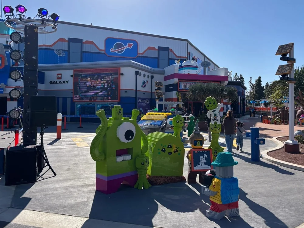 LEGOLAND Galaxy   BrickNerd   Photo 1