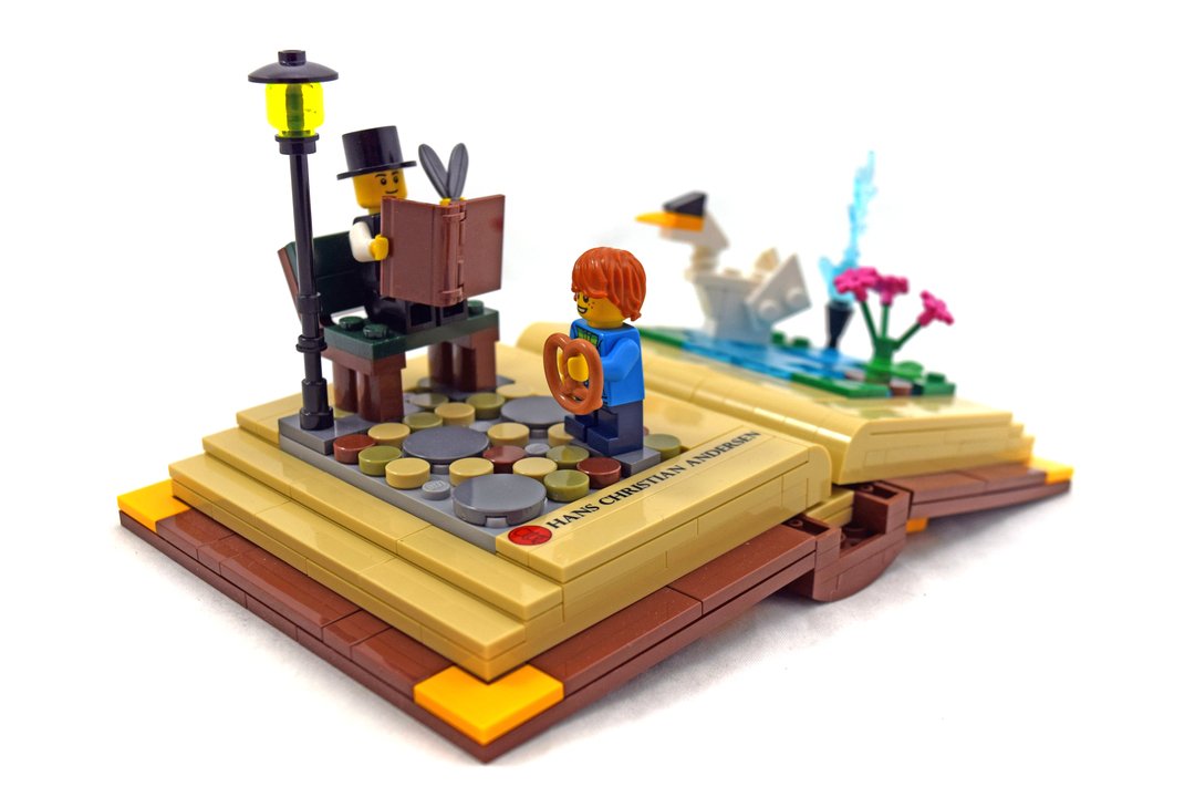 Virkelig skyskraber stimulere The Year LEGO Celebrated Hans Christian Andersen - BrickNerd - All things  LEGO and the LEGO fan community