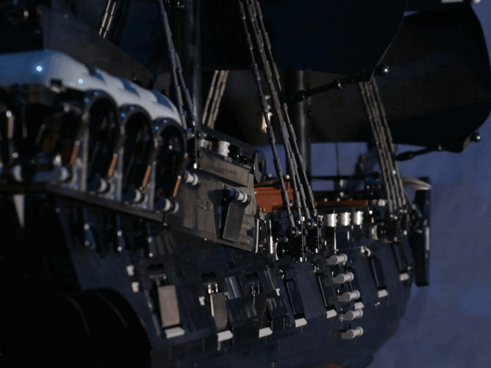 LEGO BLACK PEARL GUN PORTS