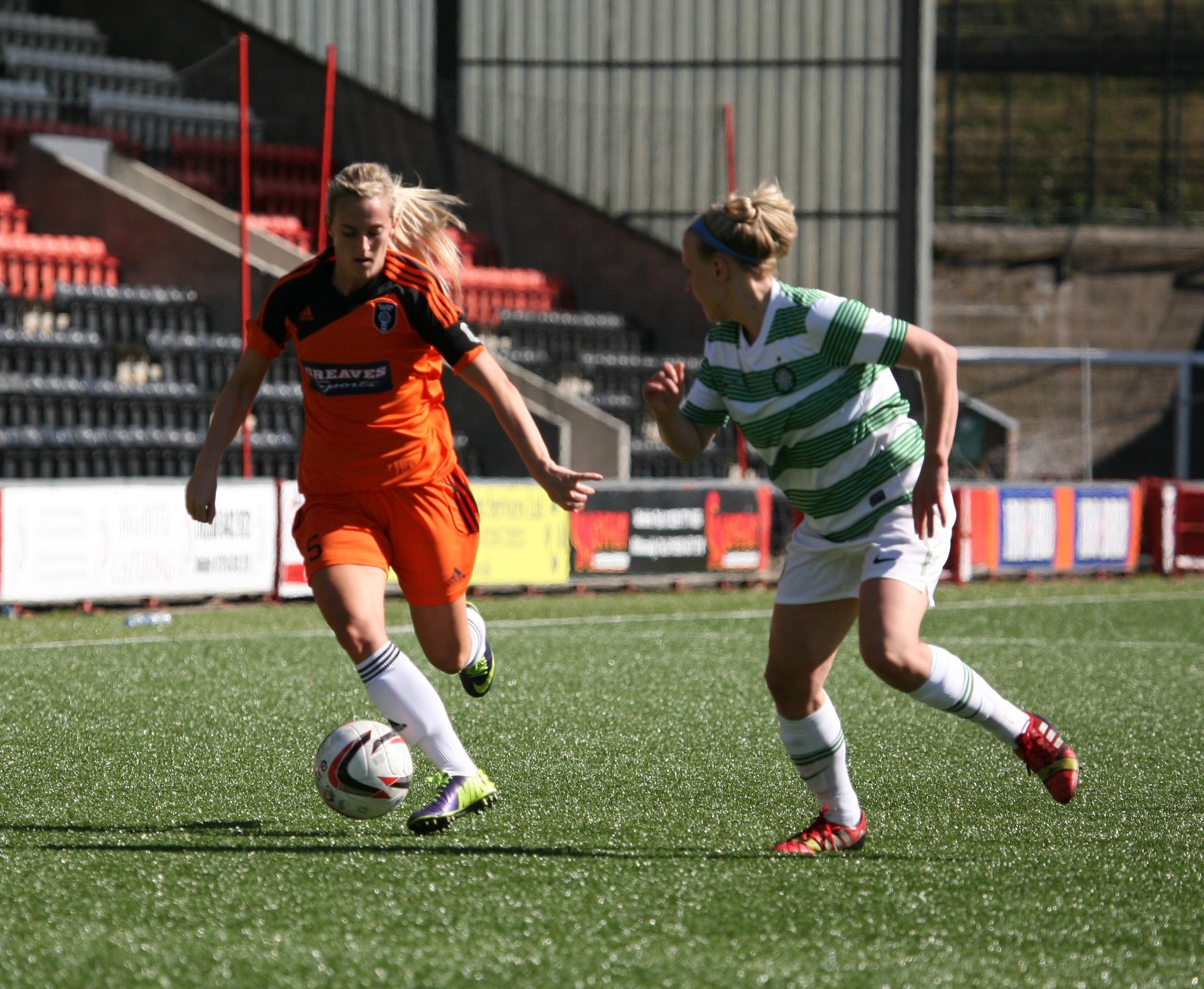 Emma Black on the attack for City. Image by Andy Buist