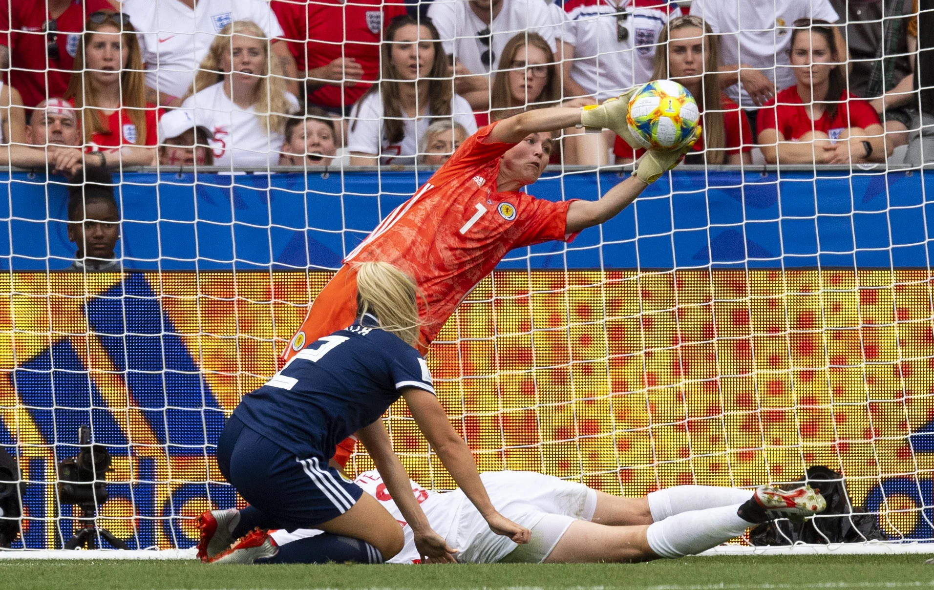 Lee in action v England.jpg