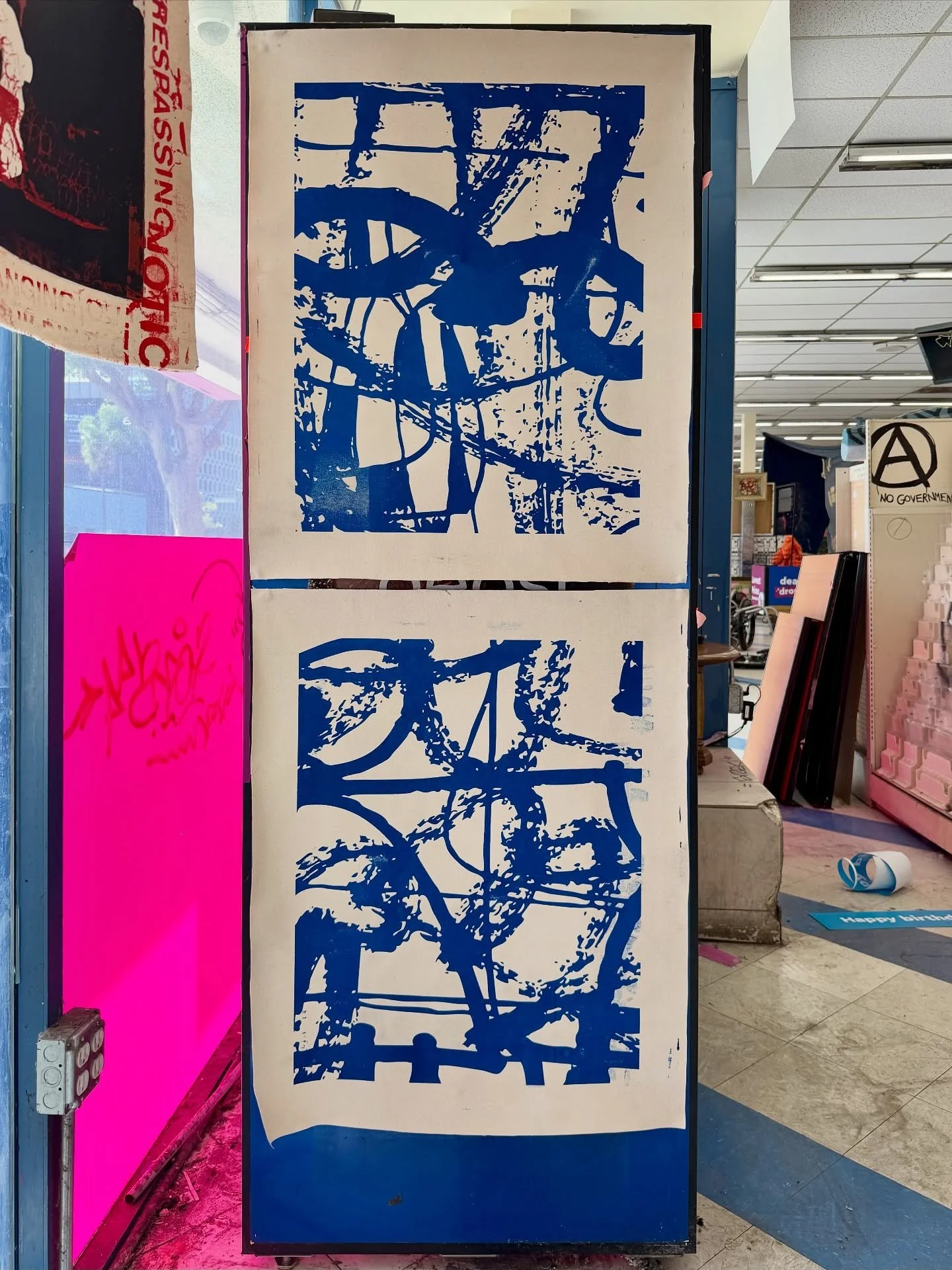 During Frieze LA @jeffreydeitchgallery @theholenyc and Barry McGee will have a monumental show in the abandoned 99Cent store on Wilshire and Fairfax, a block from LACMA - I have a handful of paintings, amongst a group of amazing artists - opening Feb
