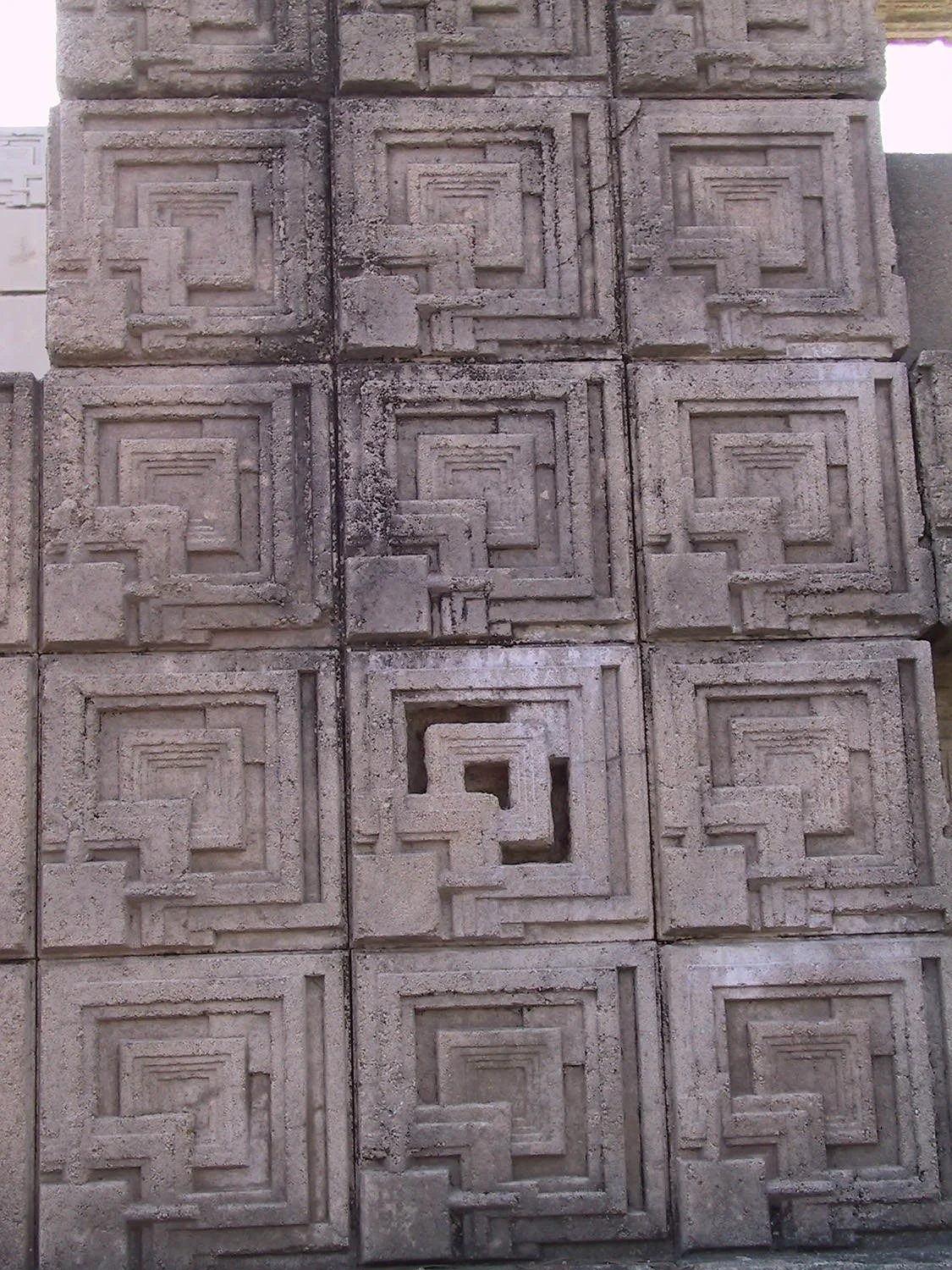 This block pattern is unique to the Ennis house.