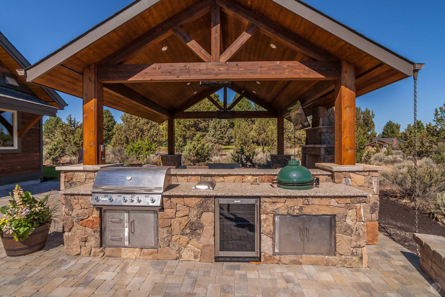 Today's outdoor kitchens offer more than a barbeque.