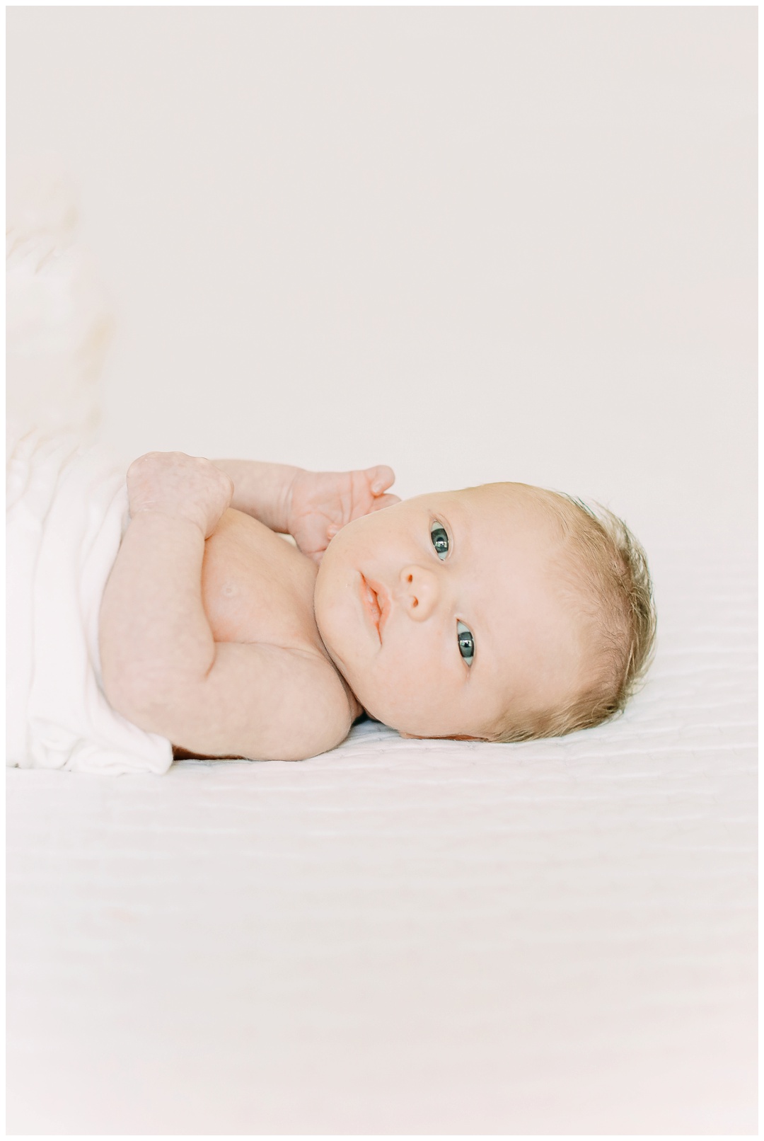 Newport_Beach_Newborn_Photographer_Lifestyle_Newborn_Photography_in_home_session_Cori_Kleckner_Photography_0946.jpg