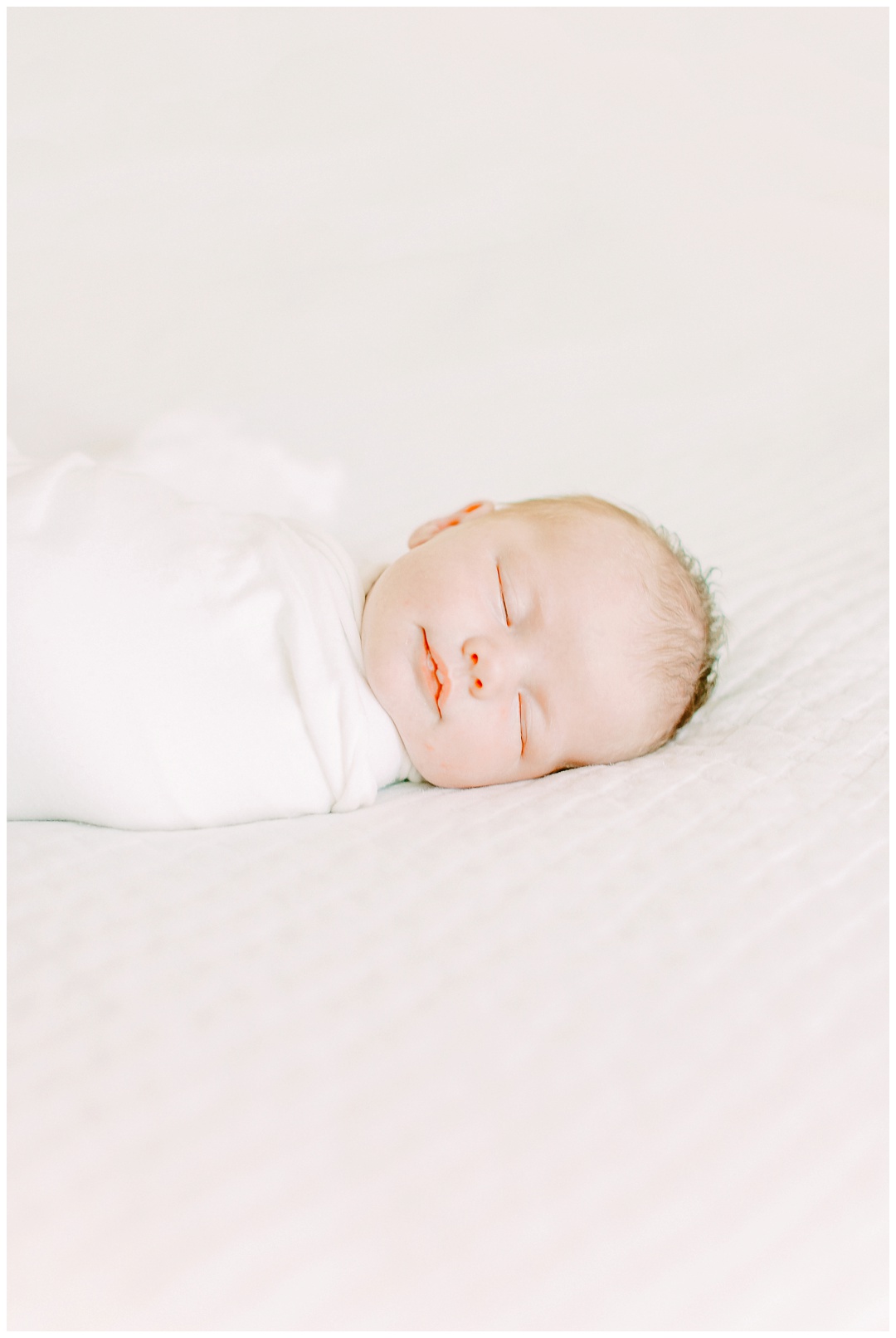 Newport_Beach_Newborn_Photographer_Lifestyle_Newborn_Photography_in_home_session_Cori_Kleckner_Photography_0956.jpg