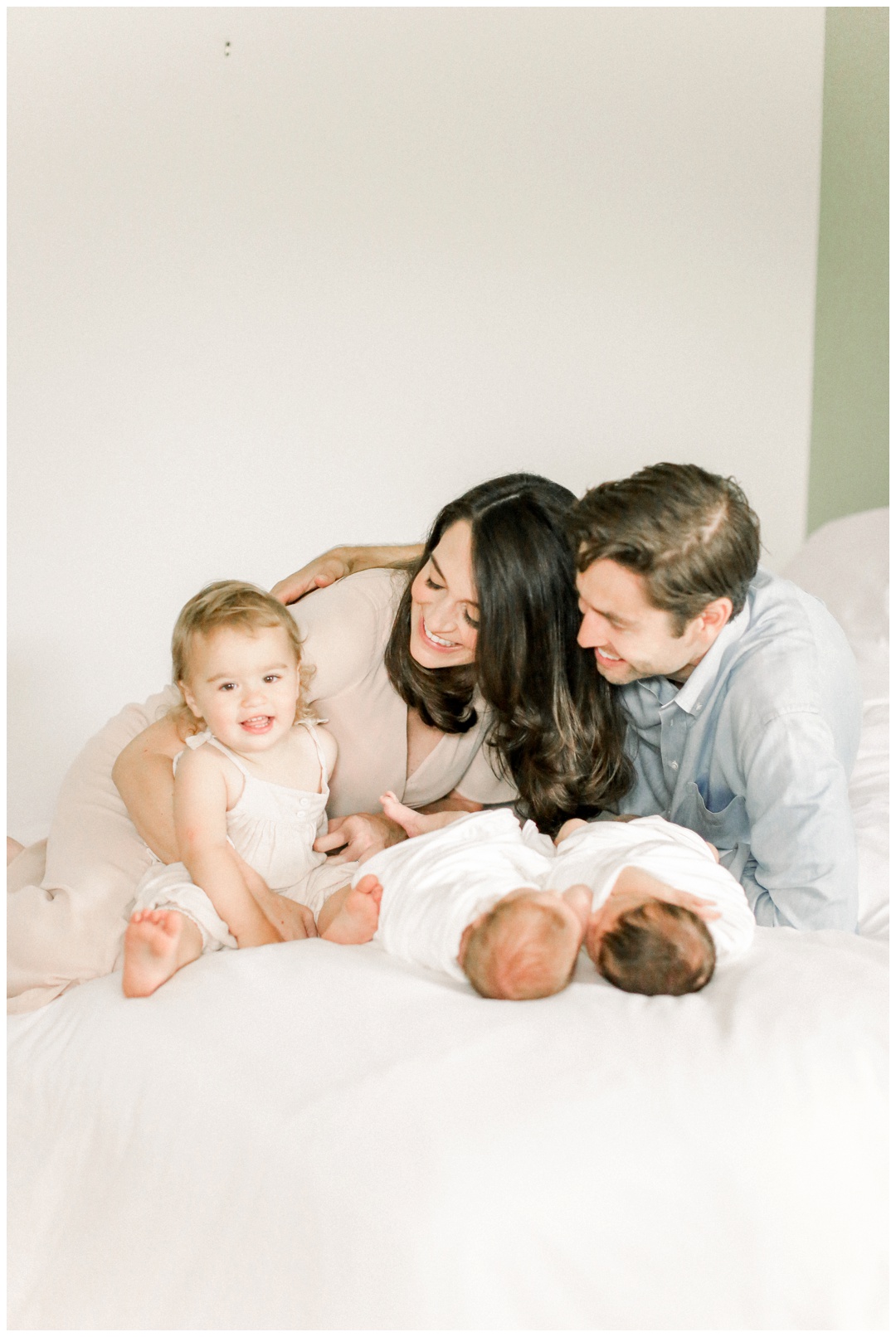 The_Garber_Family_Newborn_Twins_Session_Newport_Beach_Family_Photographer_Orange_County_Newborn_Photography_Cori_Kleckner_Photography_Orange_County_Family_Photographer_Beach_Family_Session_1205.jpg