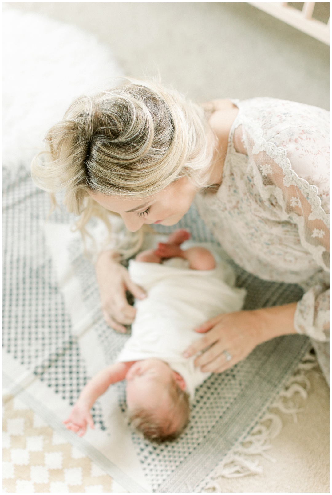 Newport_Beach_Newborn_Photographer_Newport_Beach_Newborn_Photography_Orange_County_Photography_Cori_Kleckner_Photography_Orange_County_in-home_Photography_Lifestyle_Session__1858.jpg