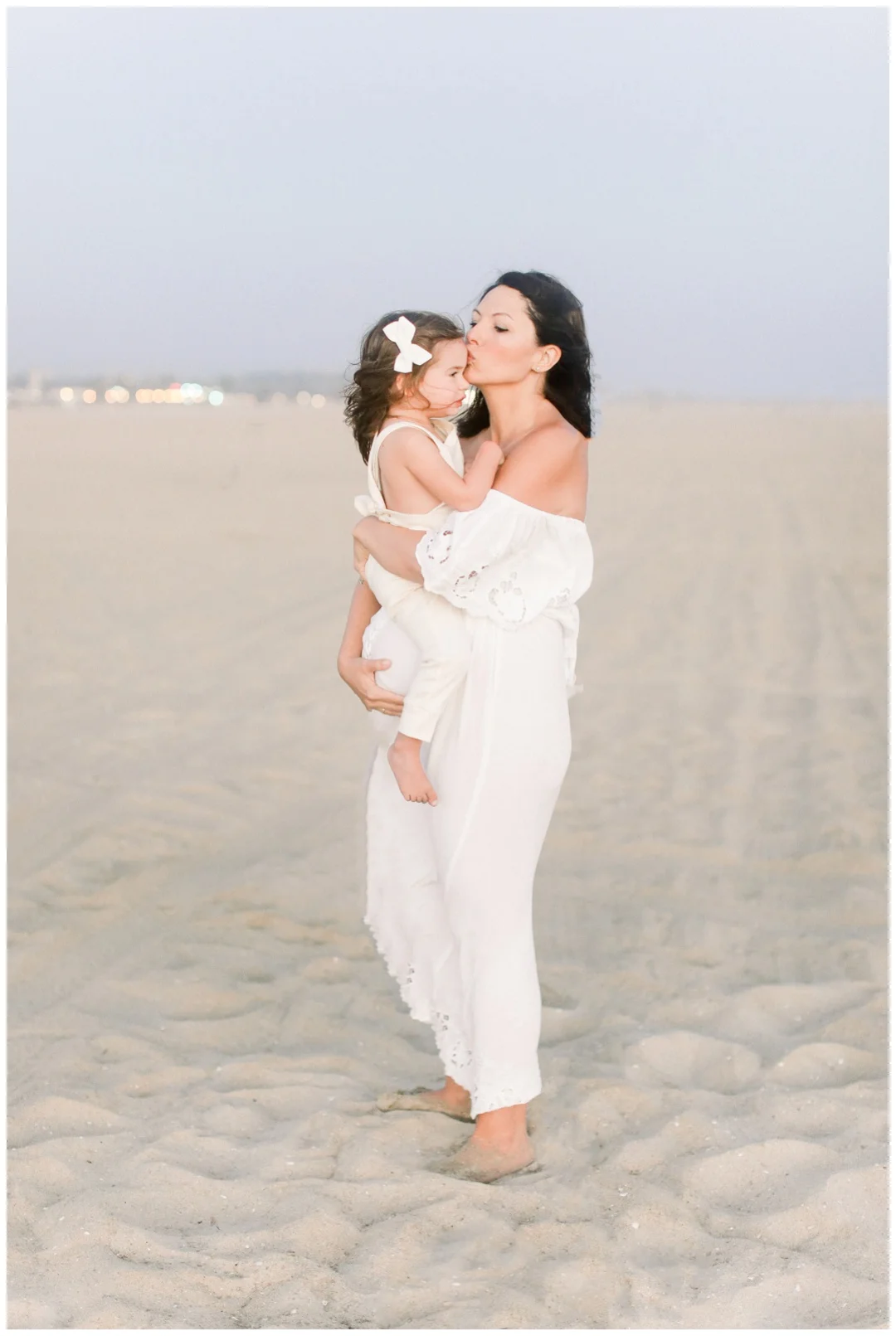 Newport_Beach_Maternity_Photographer_Newport_Beach_Newborn_Photography_Orange_County_Newborn_Photographer_Cori_Kleckner_Photography_Orange_County_in-home_Photography__2149.jpg