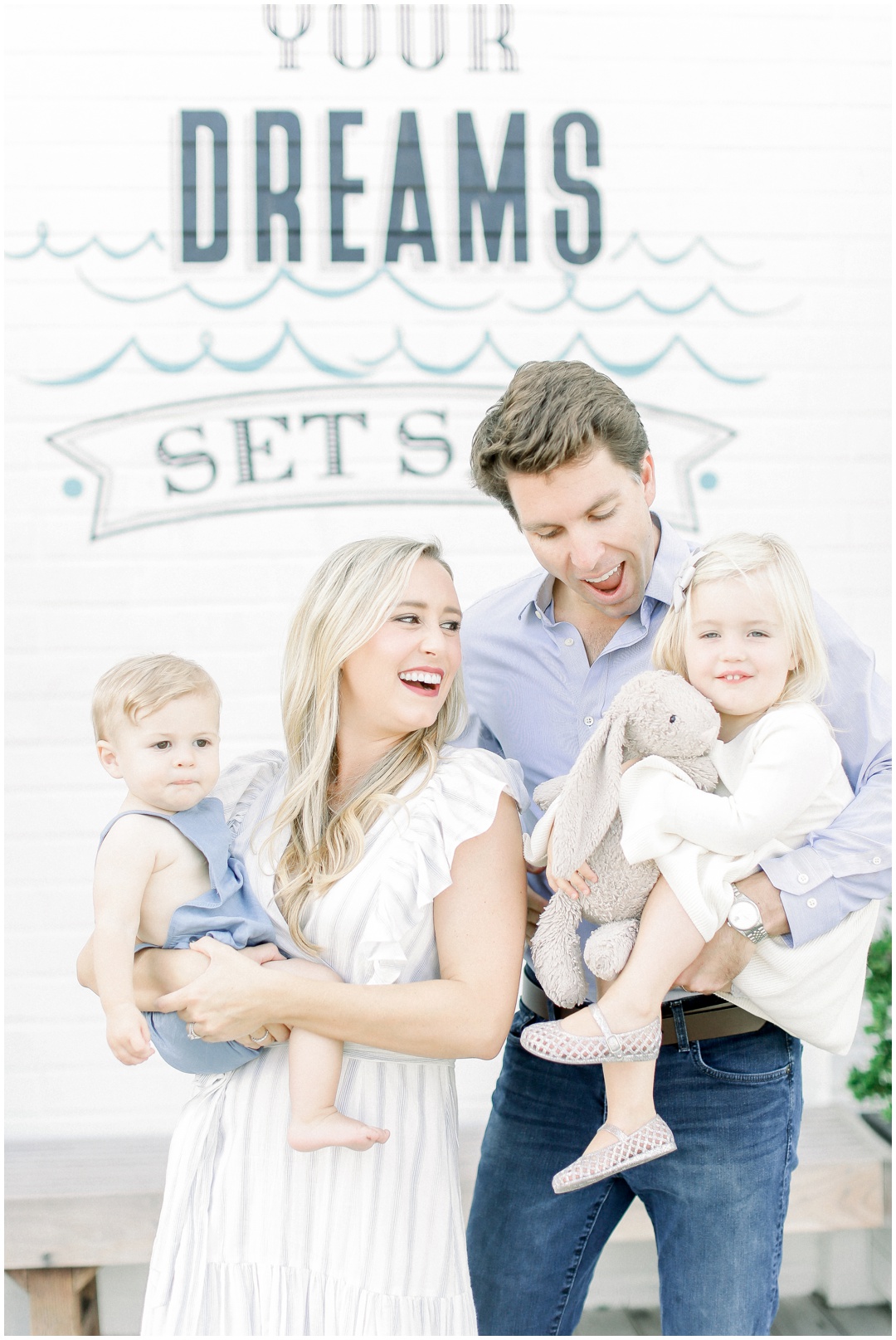 Lido_Marina_Village_Session_Photographer_Newport_Beach_Family_Photographer_Newport_Beach_Newborn_Photographer_Orange_County_Family_Photographer_Cori_Kleckner_Photography_Huntington_Beach_Photographer_Lara_Langford_Family_Session_2644.jpg