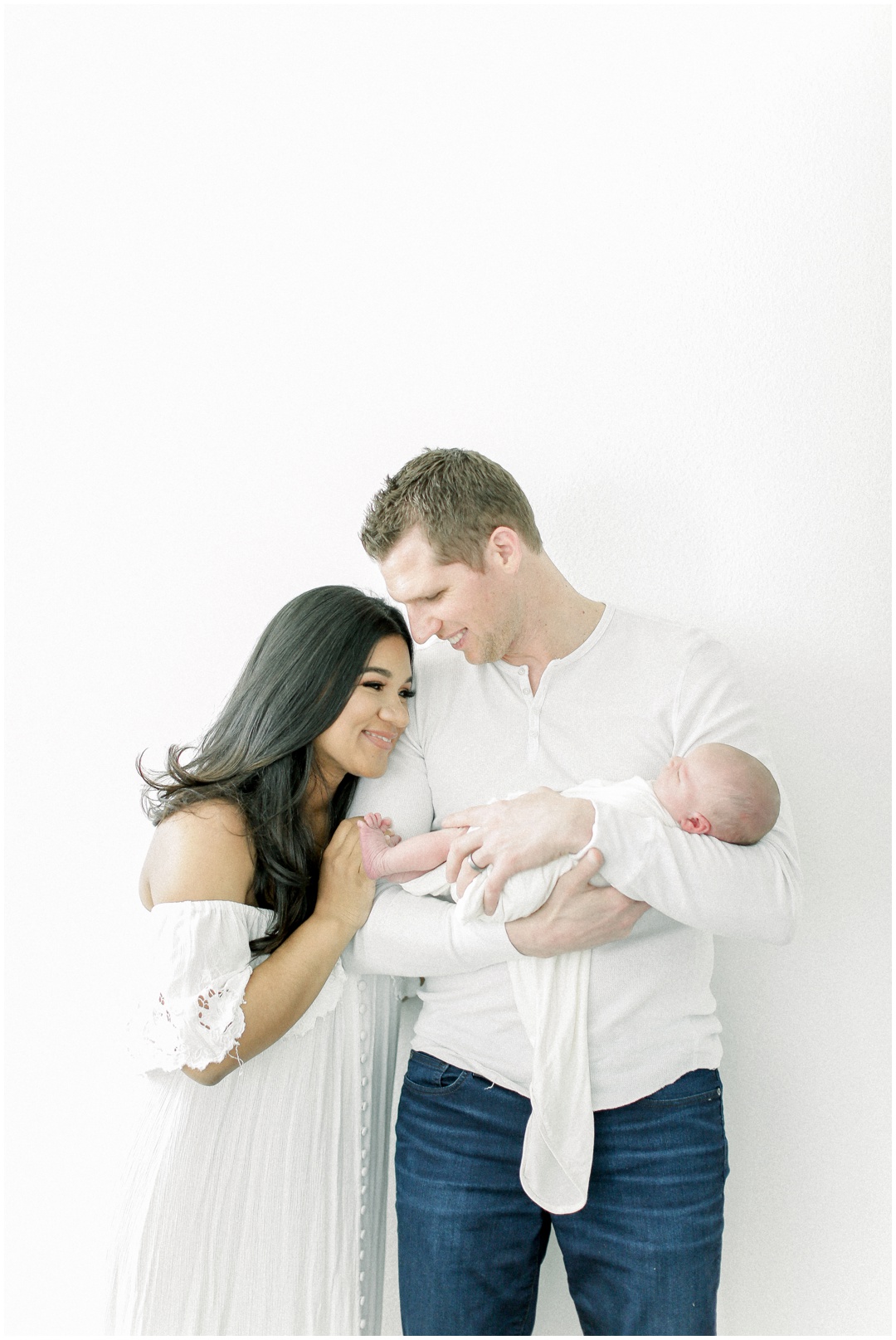 Newport_Beach_Newborn_Light_Airy_Natural_Photographer_Newport_Beach_In-Home_Photographer_Orange_County_Family_Photographer_Cori_Kleckner_Photography_Huntington_Beach_Photographer_Family_OC_Newborn_Cara_Burbank_Jeff_Burbank_Newborn_Family__3195.jpg