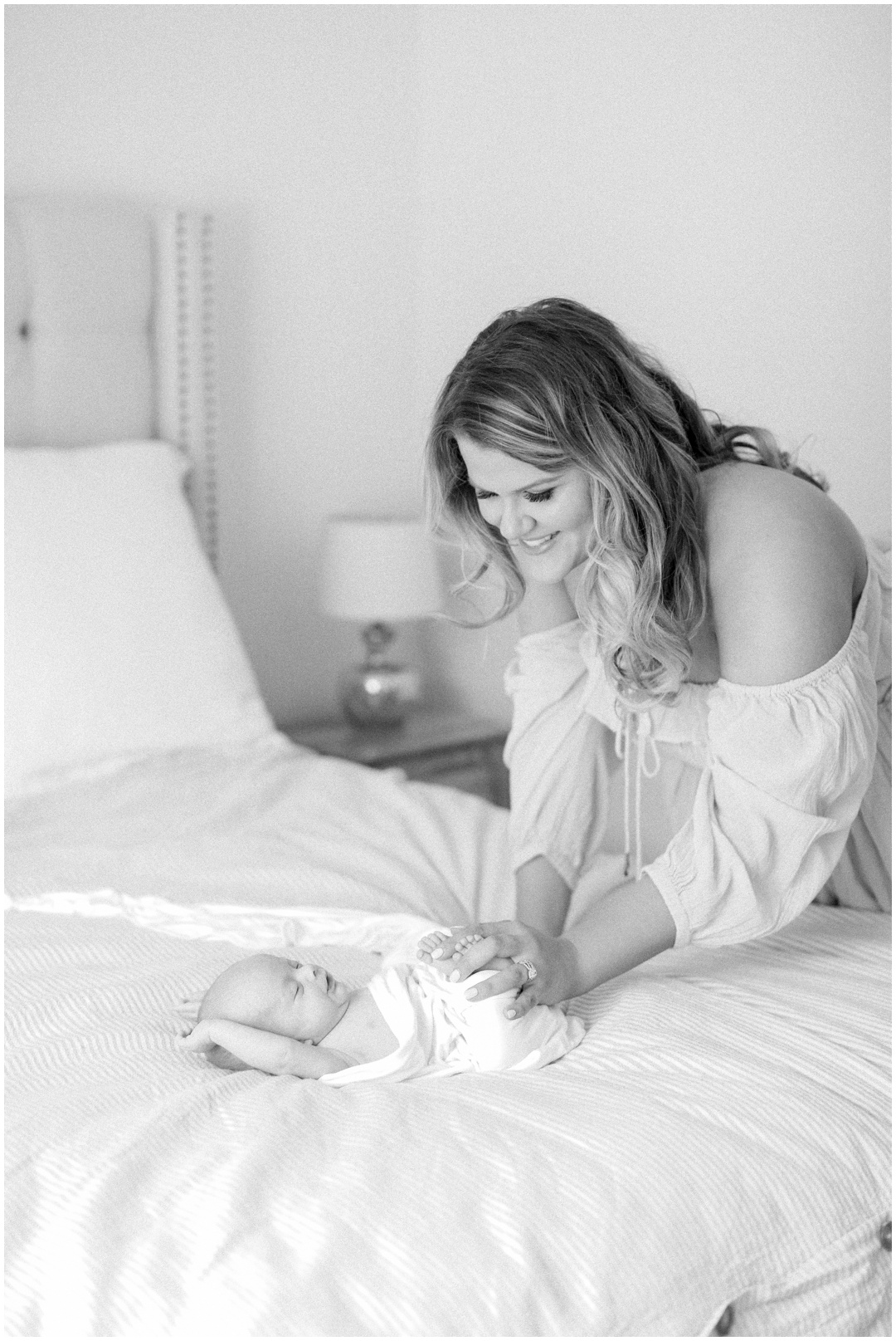 Newport_Beach_Newborn_Light_Airy_Natural_Photographer_Newport_Beach_In-Home_Photographer_Orange_County_Family_Photographer_Cori_Kleckner_Photography_Huntington_Beach_Photographer_Family_OC_Newborn_Meghan_Sullivan_Newborn_Family_Greer_Sullivan_3248.jpg