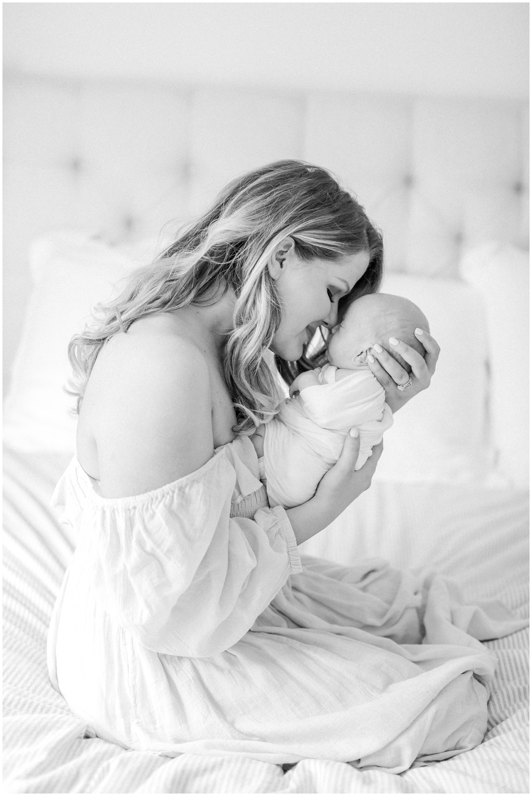 Newport_Beach_Newborn_Light_Airy_Natural_Photographer_Newport_Beach_In-Home_Photographer_Orange_County_Family_Photographer_Cori_Kleckner_Photography_Huntington_Beach_Photographer_Family_OC_Newborn_Meghan_Sullivan_Newborn_Family_Greer_Sullivan_3257.jpg