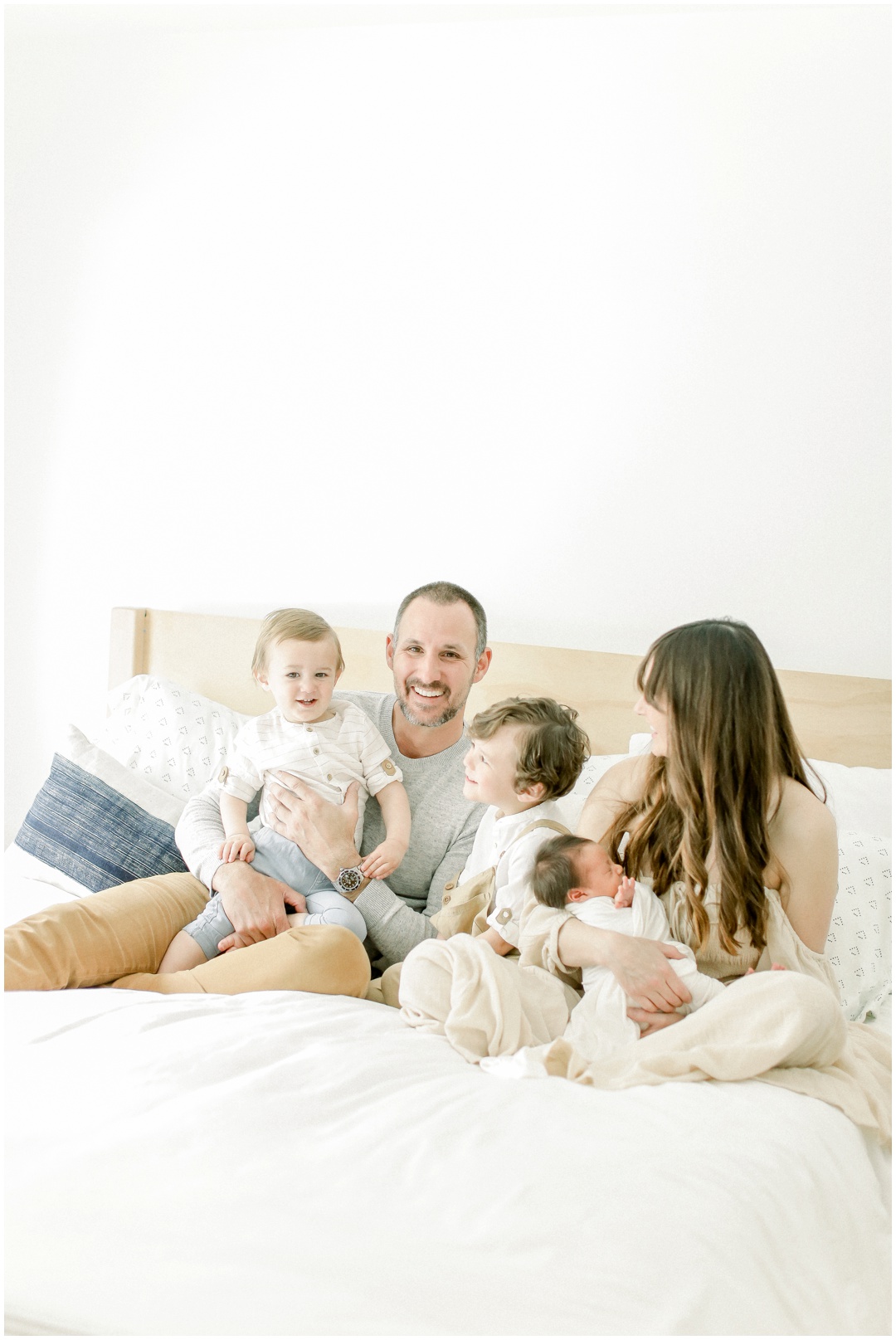 Newport_Beach_Newborn_Light_Airy_Natural_Photographer_Newport_Beach_In-Home_Photographer_Orange_County_Family_Photographer_Cori_Kleckner_Photography_Huntington_Beach_Photographer_Family_OC_Newborn_April_Levins_Newborn_Family__3269.jpg