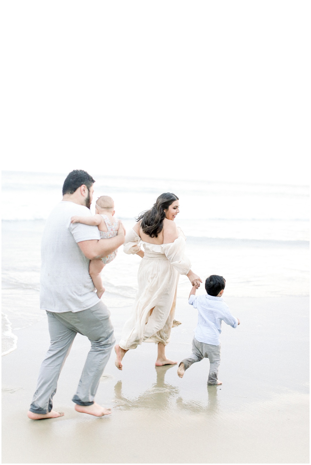 Newport_Beach_Newborn_Light_Airy_Natural_Photographer_Newport_Beach_Photographer_Orange_County_Family_Photographer_Cori_Kleckner_Photography_Huntington_Beach_Photographer_Family_OC_Newborn_Natalie_Nunez_Thomas_Nunez_Natalie_Roca_Rosh_Nunez_Family_3579.jpg