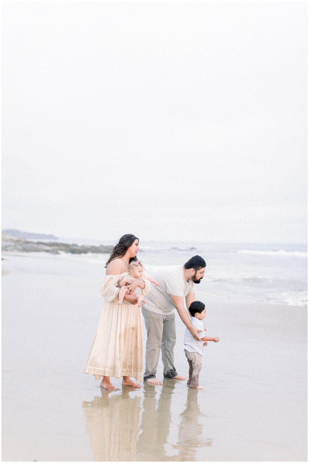 Newport_Beach_Newborn_Light_Airy_Natural_Photographer_Newport_Beach_Photographer_Orange_County_Family_Photographer_Cori_Kleckner_Photography_Huntington_Beach_Photographer_Family_OC_Newborn_Natalie_Nunez_Thomas_Nunez_Natalie_Roca_Rosh_Nunez_Family_3576.jpg