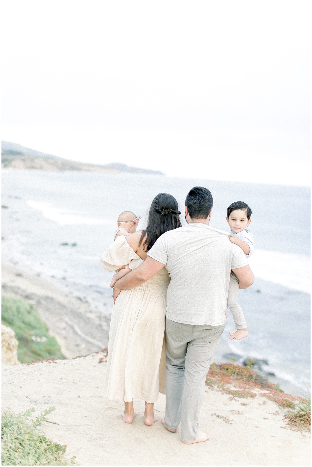 Newport_Beach_Newborn_Light_Airy_Natural_Photographer_Newport_Beach_Photographer_Orange_County_Family_Photographer_Cori_Kleckner_Photography_Huntington_Beach_Photographer_Family_OC_Newborn_Natalie_Nunez_Thomas_Nunez_Natalie_Roca_Rosh_Nunez_Family_3560.jpg