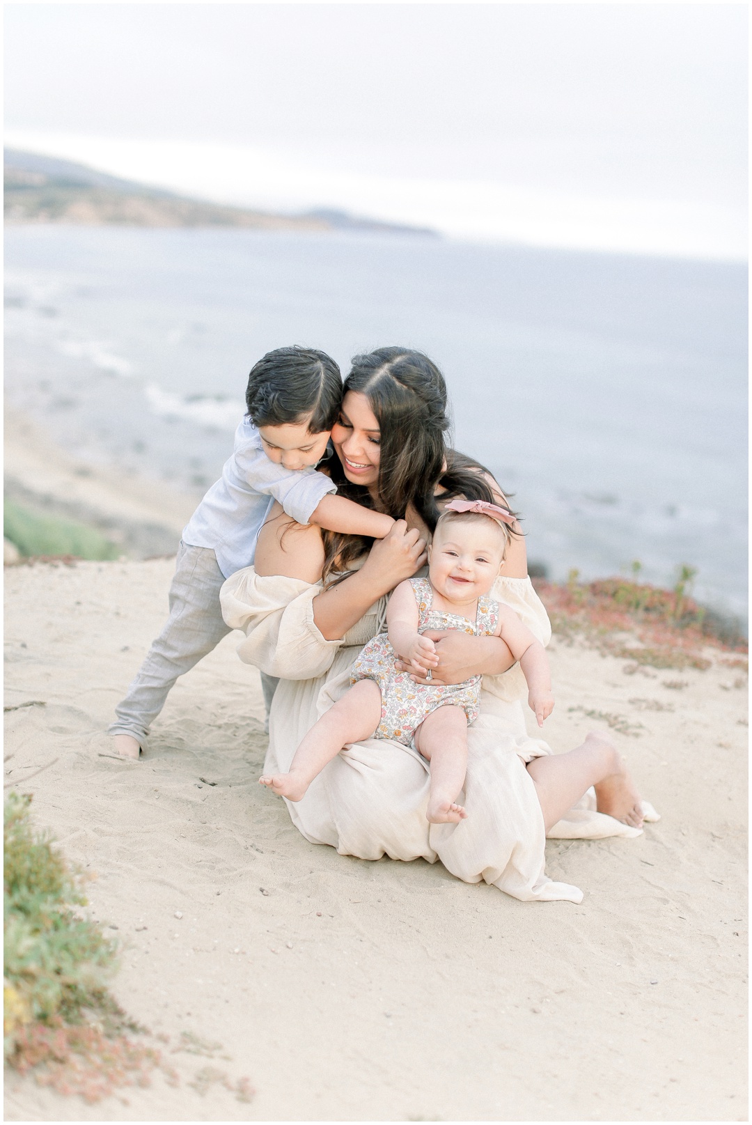 Newport_Beach_Newborn_Light_Airy_Natural_Photographer_Newport_Beach_Photographer_Orange_County_Family_Photographer_Cori_Kleckner_Photography_Huntington_Beach_Photographer_Family_OC_Newborn_Natalie_Nunez_Thomas_Nunez_Natalie_Roca_Rosh_Nunez_Family_3554.jpg