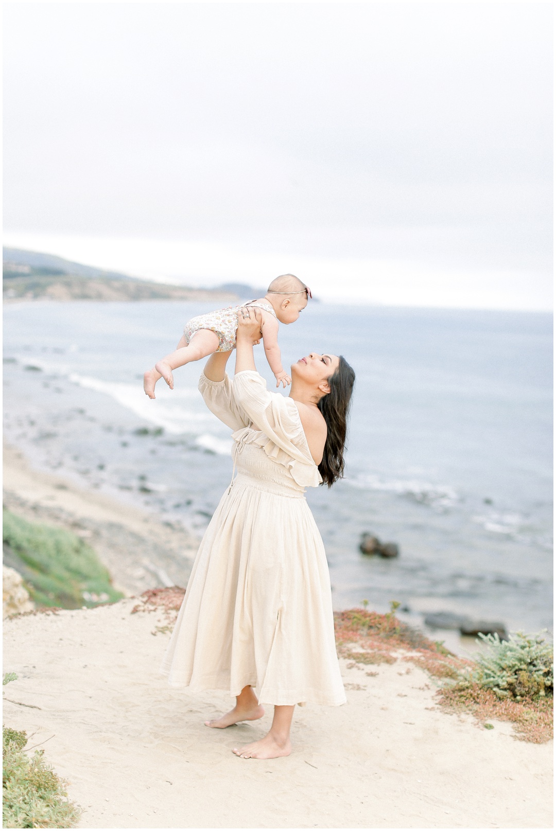 Newport_Beach_Newborn_Light_Airy_Natural_Photographer_Newport_Beach_Photographer_Orange_County_Family_Photographer_Cori_Kleckner_Photography_Huntington_Beach_Photographer_Family_OC_Newborn_Natalie_Nunez_Thomas_Nunez_Natalie_Roca_Rosh_Nunez_Family_3550.jpg