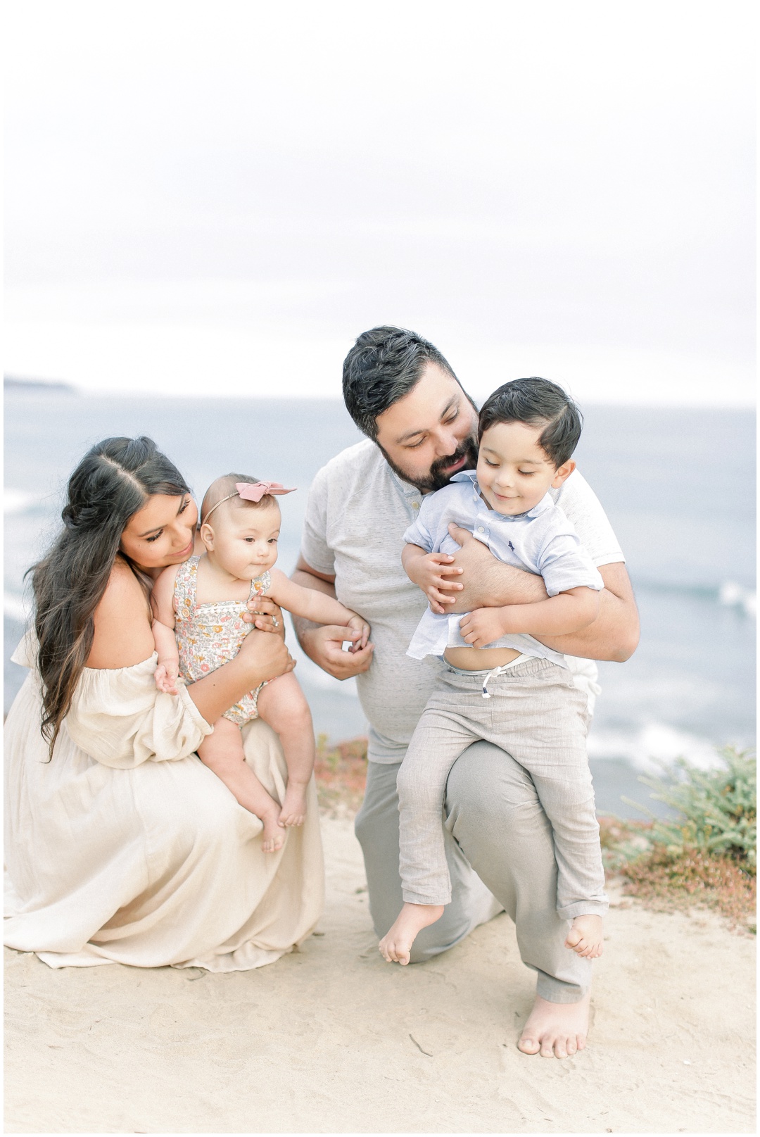 Newport_Beach_Newborn_Light_Airy_Natural_Photographer_Newport_Beach_Photographer_Orange_County_Family_Photographer_Cori_Kleckner_Photography_Huntington_Beach_Photographer_Family_OC_Newborn_Natalie_Nunez_Thomas_Nunez_Natalie_Roca_Rosh_Nunez_Family_3549.jpg