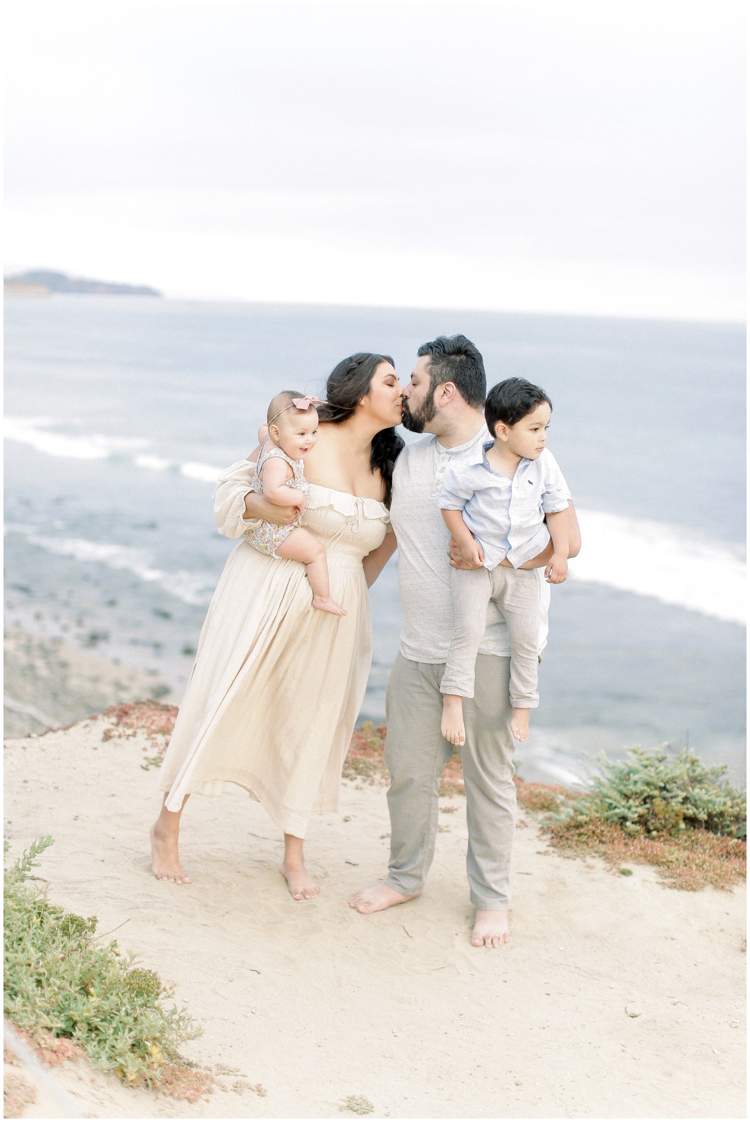 Newport_Beach_Newborn_Light_Airy_Natural_Photographer_Newport_Beach_Photographer_Orange_County_Family_Photographer_Cori_Kleckner_Photography_Huntington_Beach_Photographer_Family_OC_Newborn_Natalie_Nunez_Thomas_Nunez_Natalie_Roca_Rosh_Nunez_Family_3548.jpg