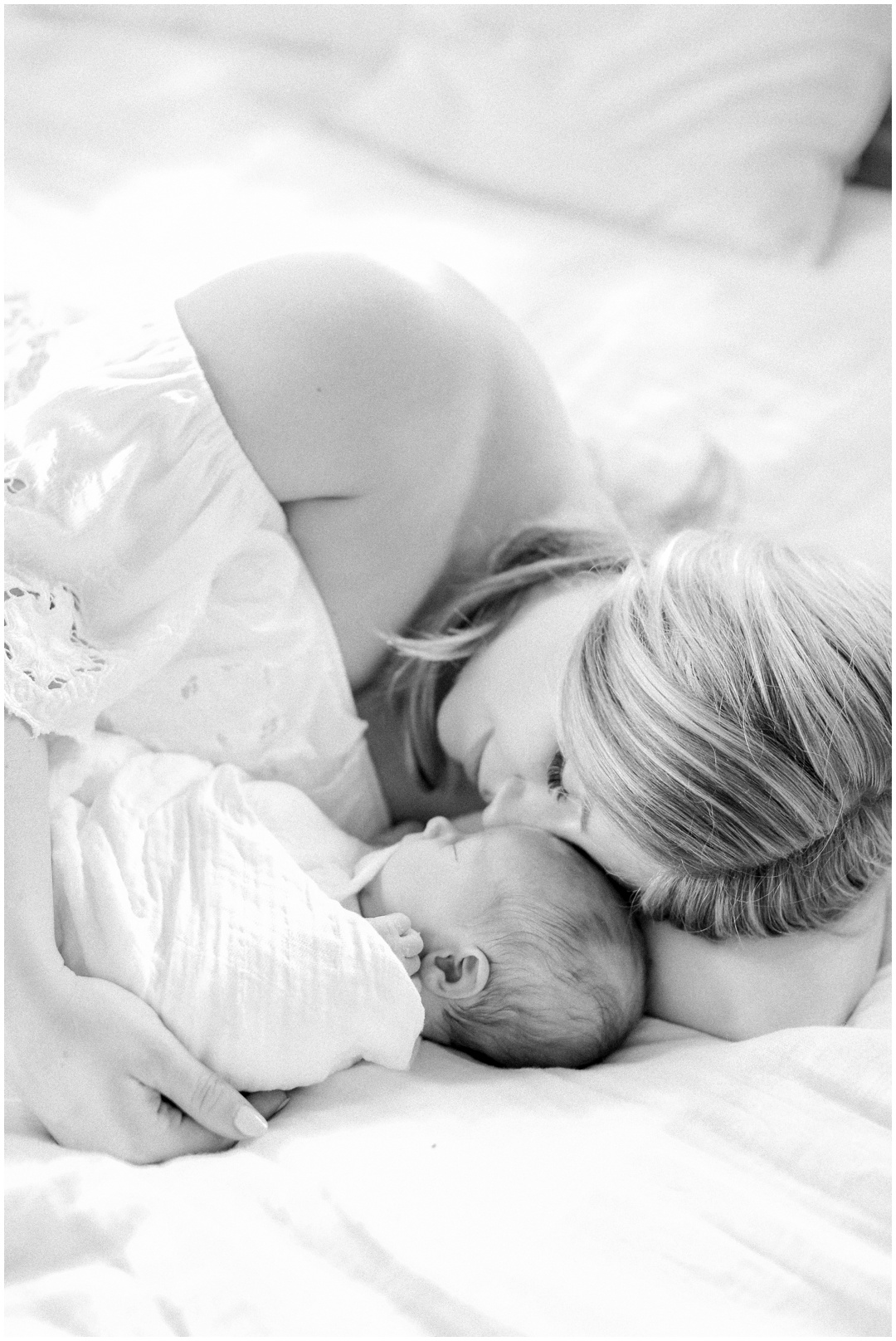 Newport_Beach_Newborn_Light_Airy_Natural_Photographer_Newport_Beach_Photographer_Orange_County_Family_Photographer_Cori_Kleckner_Photography_Huntington_Beach_Photographer_Family_OC_Newborn_Megan_Bradley_Schueneman_Charlie_Schueneman_Dean__3601.jpg