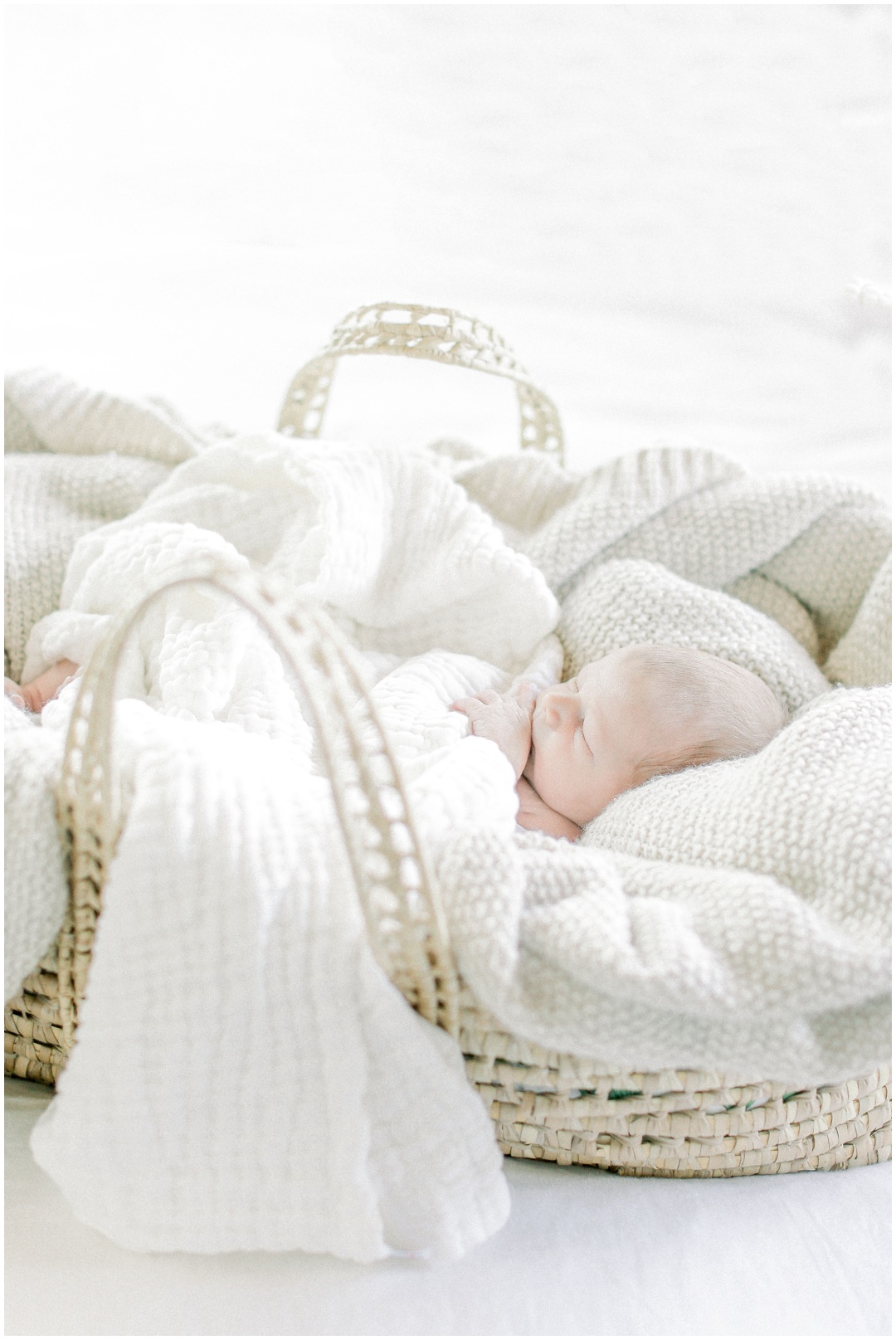 Newport_Beach_Newborn_Light_Airy_Natural_Photographer_Newport_Beach_Photographer_Orange_County_Family_Photographer_Cori_Kleckner_Photography_Huntington_Beach_Photographer_Family_OC_Newborn_Megan_Bradley_Schueneman_Charlie_Schueneman_Dean__3609.jpg