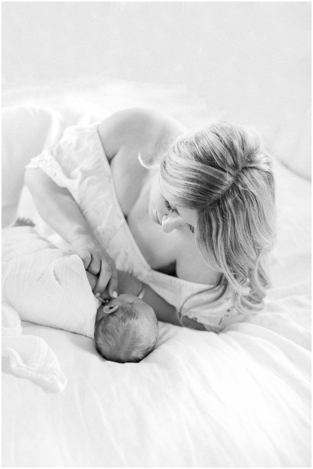 Newport_Beach_Newborn_Light_Airy_Natural_Photographer_Newport_Beach_Photographer_Orange_County_Family_Photographer_Cori_Kleckner_Photography_Huntington_Beach_Photographer_Family_OC_Newborn_Megan_Bradley_Schueneman_Charlie_Schueneman_Dean__3608.jpg