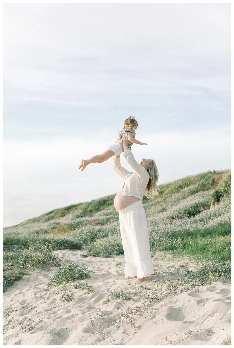 orange-county-maternity-photographer-huntington-beach-maternity-session-mimi-tyrrell_8497.jpg