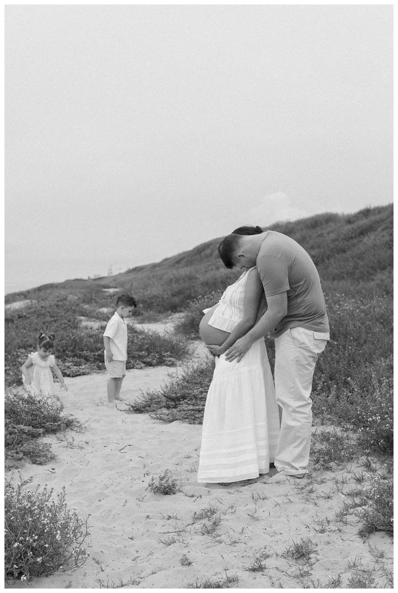 orange-county-maternity-photographer-huntington-beach-maternity-session-rhodes-family-merrisa-parker-rhodes-_8631.jpg