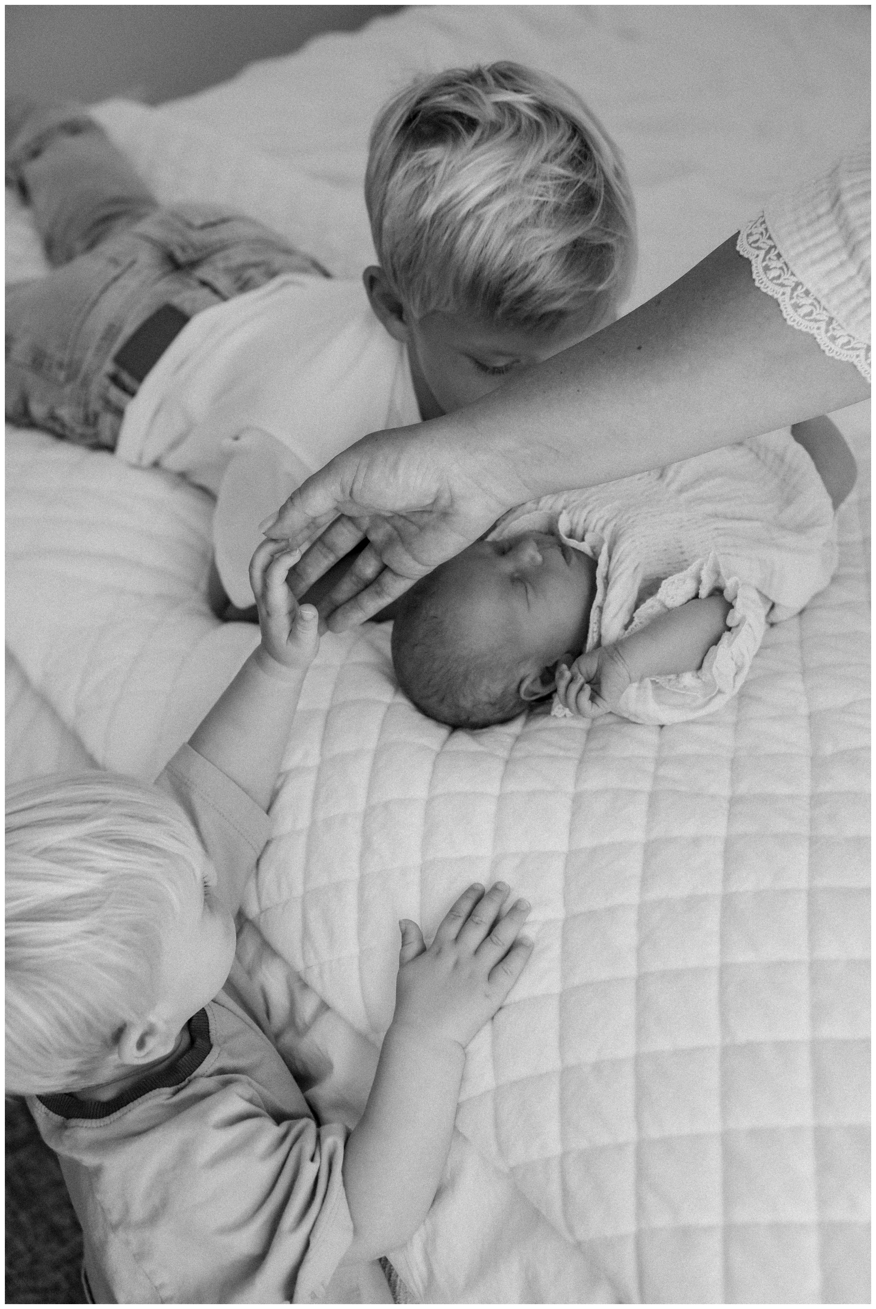Orange_County_Family_Photographer_Newport_Beach_Huntington_Beach_Family_Session_Cori_Kleckner_Photography_Fligor_Family__0077.jpg