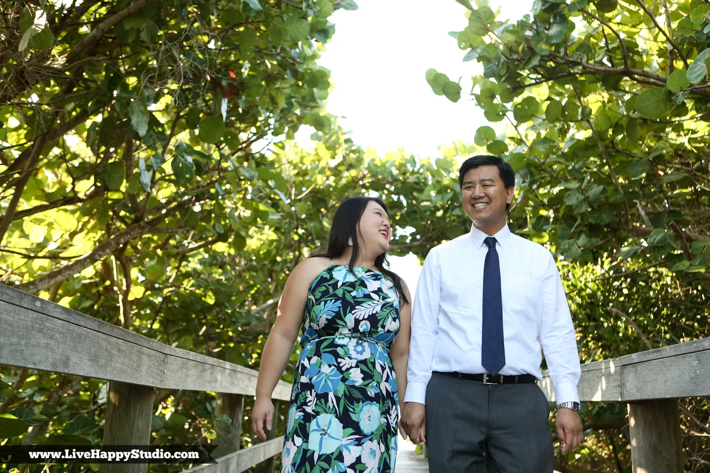 www.livehappystudio.com-engagement-wedding-photographer-orlando-fun-candid-portrait-cocoa-beach-3.jpg