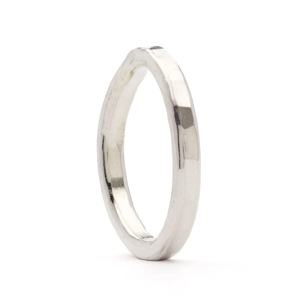 ring_silver_thick_1000.jpg