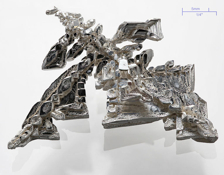 photo © by Heinrich Pniok (www.pse-mendelejew.de) license: CC-BY-NC-ND A pure (>99.95%), Silver Crystal.