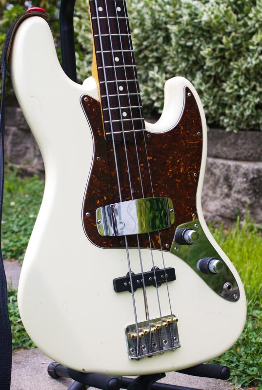 1983 Squier Jazz Bass
