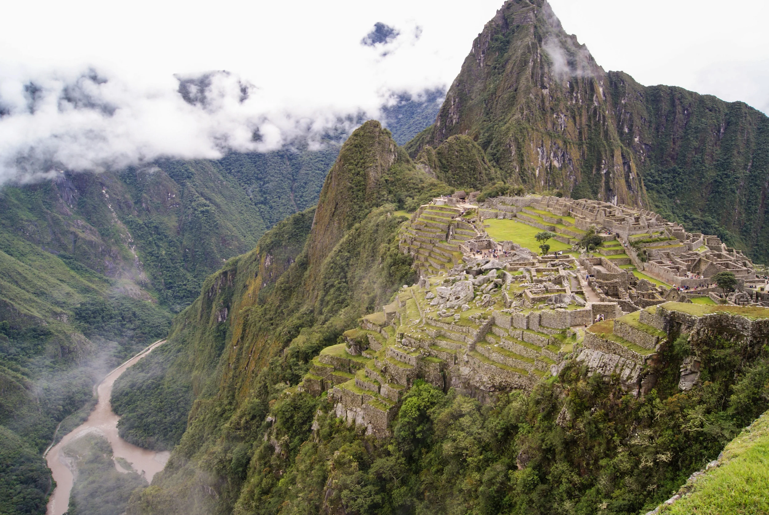 Machu_Picchu.jpg