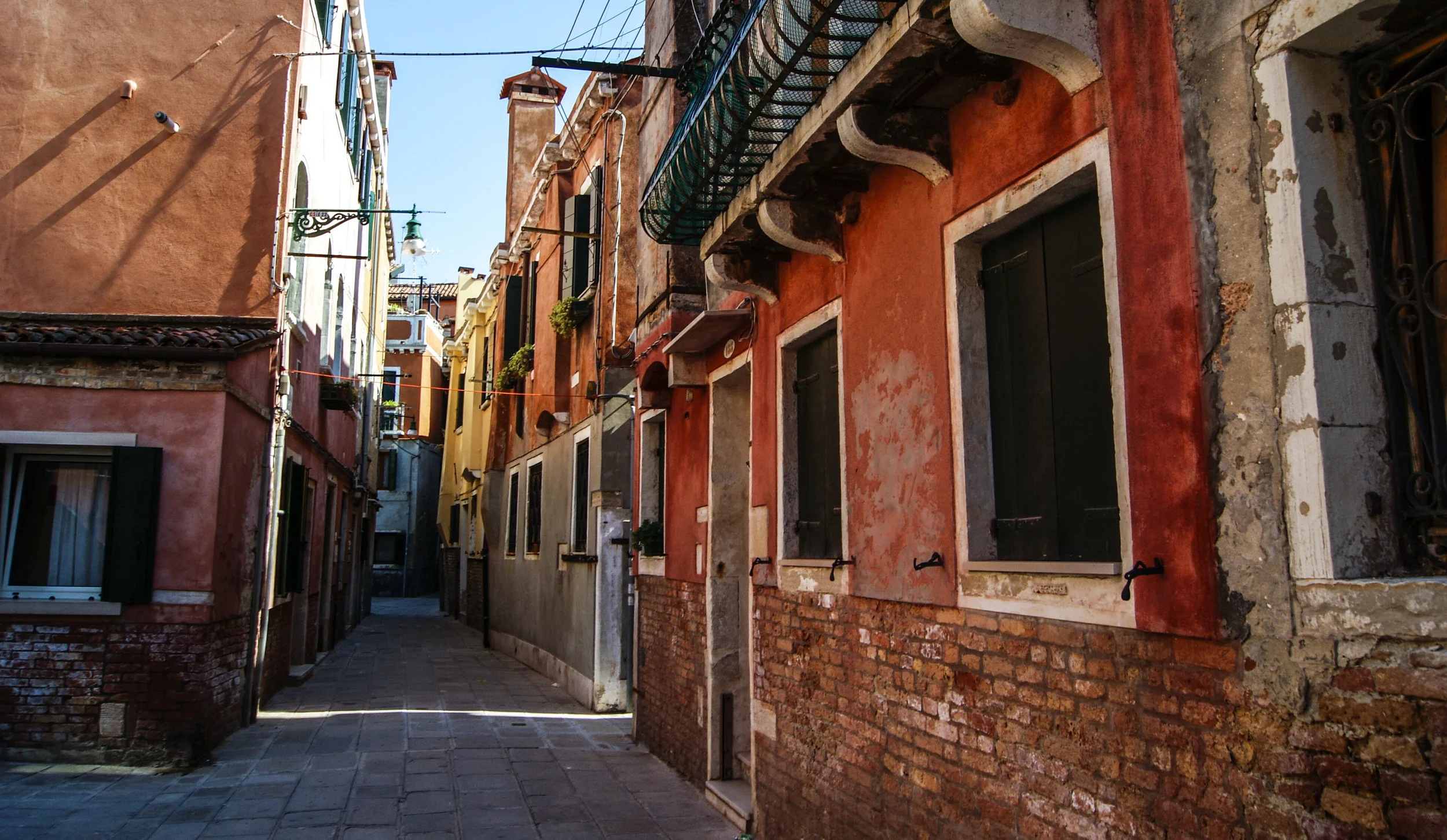 smallstreet_1.JPG