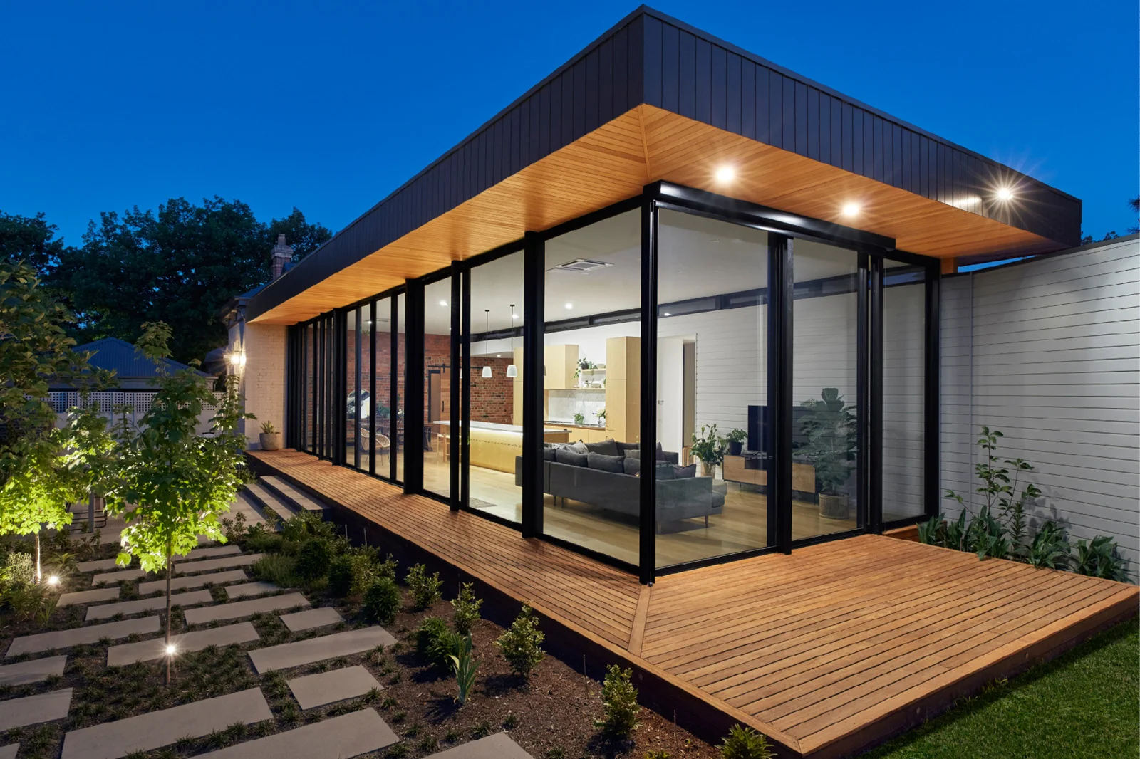 Balmoral House - Surrey Hills